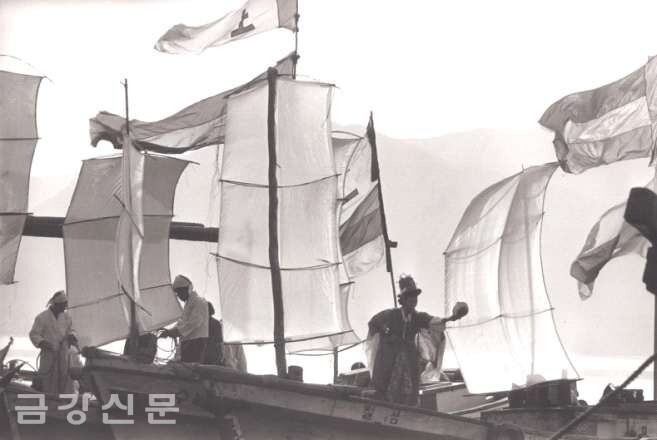 서해안 배연신굿과 만신 김금화(1981년) (사진 김수남=국립민속박물관).