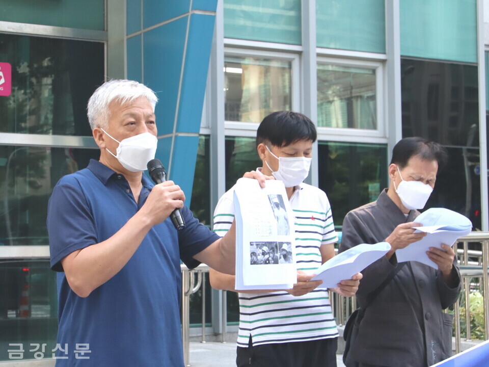 손상훈 원장이 기자회견을 통해 “봉은사 특수집단폭행 현장에 직·간접 가담한 승려는 최소 5명”이라고 주장하고 있다. 