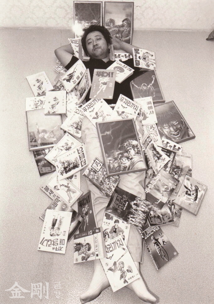 만화 〈공포의 외인구단〉으로 만화계의 판도를 바꾼 이현세 작가는 1979년 출간한 단편만화 〈최후의 곡예사〉를 통해 〈공포의 외인구단〉의 주인공, 오혜성의 캐릭터를 구체화했다. 