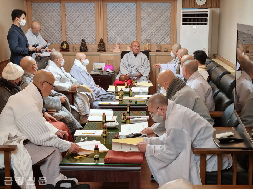 한일불교문화교류협의회는 12월 14일 오후 협의회 사무실에서 제2차 이사회를 개최, 회장 추대의 건 등을 상정해 의결했다.