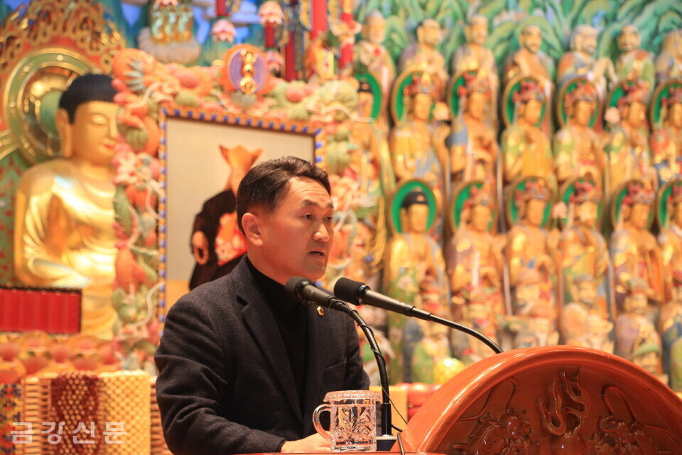 오영탁 충북도의회 의원은 “대종사님의 가르침은 언제나 중생들의 마음속을 환하게 비쳐줄 것”이라고 축사했다.