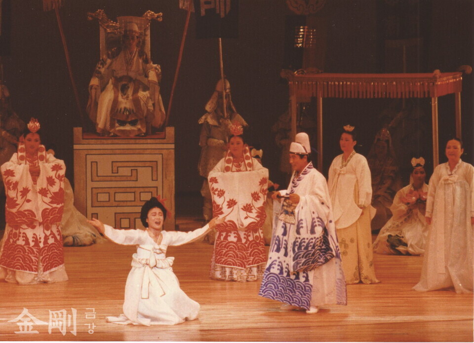 1996년 국립극장 소극장에서 공연한 창극 '구운몽'의 한 장면.