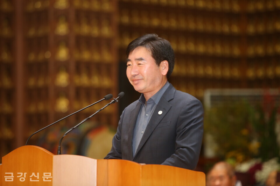 김영욱 부산진구청장이 축사하고 있다.
