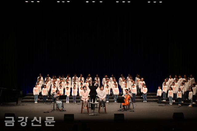 오산시불교사암연합회는 11월 23일 오후 7시 30분 경기도 오산시 오산문화예술회관 대공연장에서 마음건강 힐링 음악회 ‘2023 Harmony of Peace’를 개최했다.