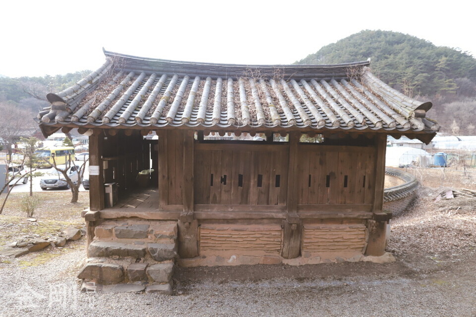 불교, 사라져가는 것들에 대해3_해우소